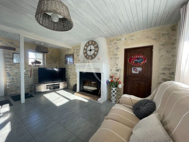A vendre LONGèRE  3 PIECES 79 M2  LE BERNARD