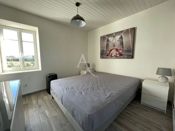 A vendre LONGèRE  3 PIECES 79 M2  LE BERNARD