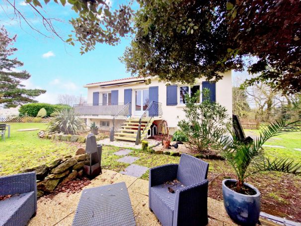 A vendre MAISON  6 PIECES 133 M2 BORD DE MER SAINT JEAN DE MONTS