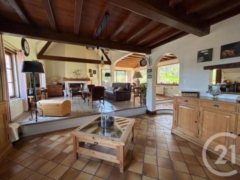 A vendre LONGèRE  11 PIECES 222 M2 BORD DE MER MONTREUIL SUR MER