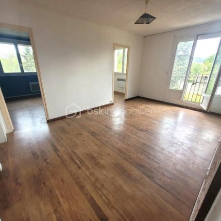A louer APPARTEMENT T4 56 M2  BAGNOLS SUR CEZE