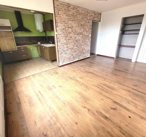 A louer APPARTEMENT T4 56 M2  BAGNOLS SUR CEZE