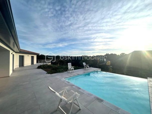 A louer MAISON  CONTEMPORAINE  NIMES