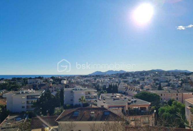A louer APPARTEMENT NEUF T4 125 M2 BORD DE MER LE CANNET