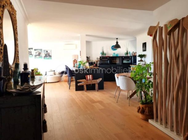A louer APPARTEMENT NEUF T4 125 M2 BORD DE MER LE CANNET