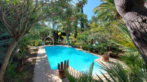 A vendre MAISON  5 PIECES 125 M2 BORD DE MER FREJUS