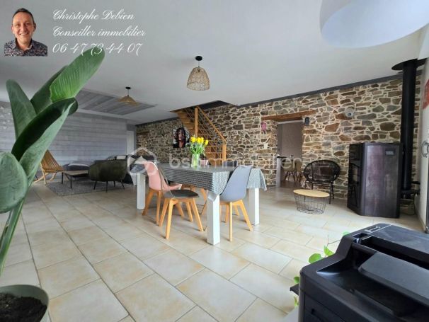 A louer LONGèRE  8 PIECES 203 M2  BOUFFERE