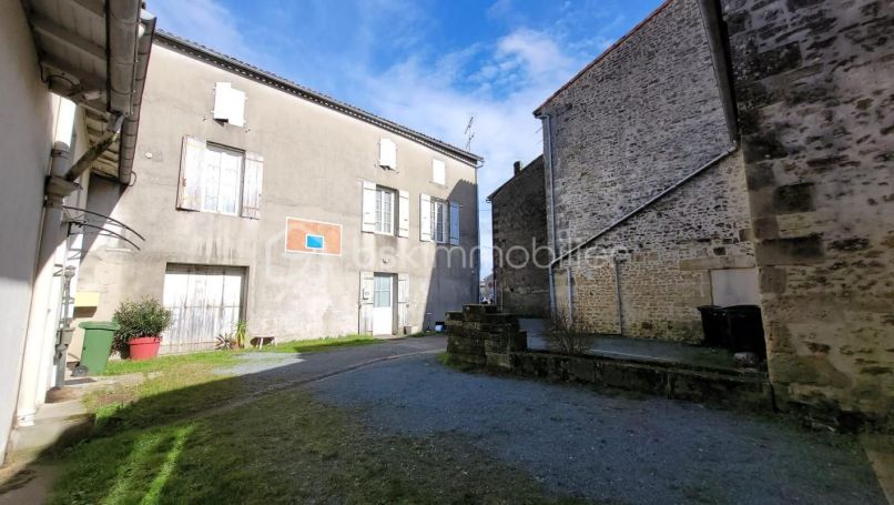 A louer APPARTEMENT T7 135 M2  GEMOZAC