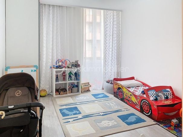 A louer APPARTEMENT T3 84 M2 BORD DE MER ROQUEBRUNE CAP MARTIN