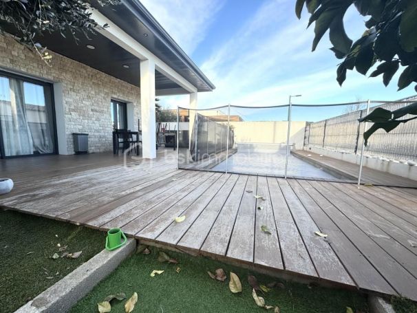 A louer MAISON  5 PIECES 120 M2  LIGNAN SUR ORB