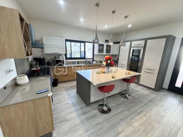 A louer MAISON  5 PIECES 120 M2  LIGNAN SUR ORB