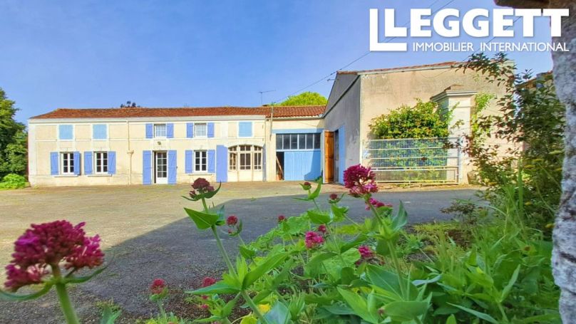 A louer LONGèRE  7 PIECES 168 M2  SALEIGNES