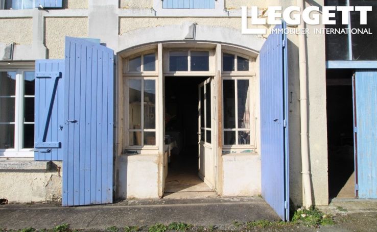 A louer LONGèRE  7 PIECES 168 M2  SALEIGNES