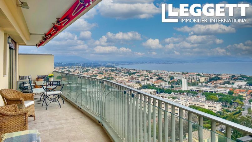 A louer APPARTEMENT T3 88 M2 VUE MER ANTIBES