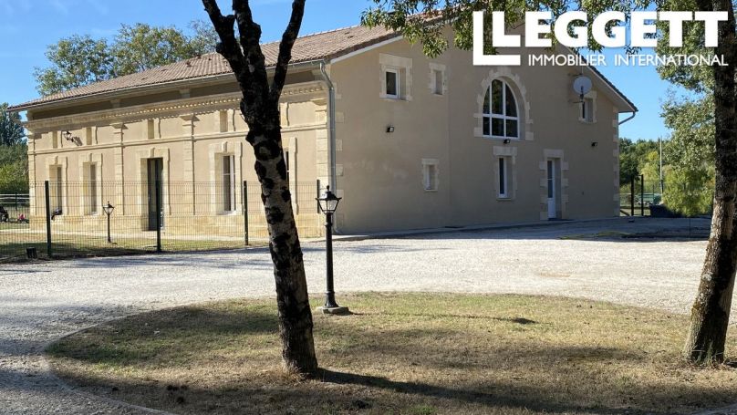 A vendre Magnifique maison 456 m2 Saint Christoly De Blaye