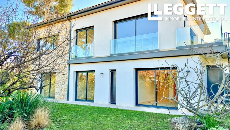 A louer MAISON  D'ARCHITECTE BORD DE MER ROQUEBRUNE CAP MARTIN
