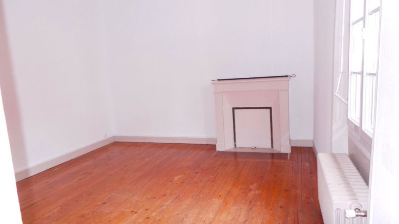 A louer APPARTEMENT T3 78 M2  LA ROCHE SUR YON