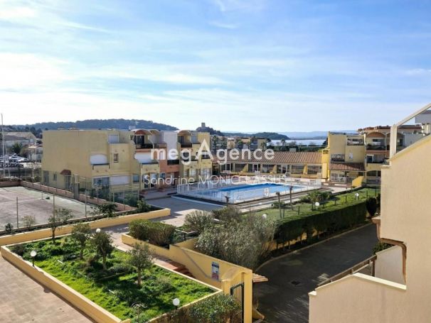 A louer STUDIO  21 M2 TERRASSE BORD DE MER GRUISSAN
