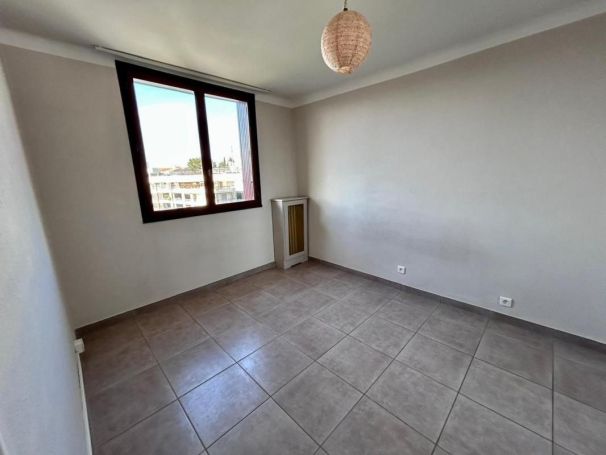 A louer APPARTEMENT T2 38 M2 BORD DE MER SAINT RAPHAEL