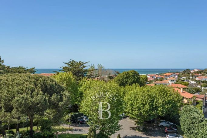 A vendre GRAND  APPARTEMENT T5 119 M² ANGLET