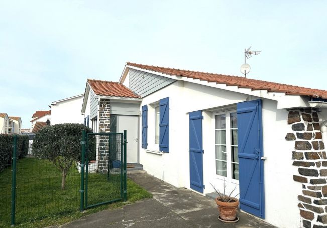 A vendre MAISON  7 PIECES 175 M2 BORD DE MER SAINT HILAIRE DE RIEZ