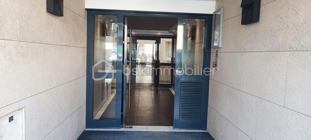 A vendre APPARTEMENT DE PRESTIGE T3 69 M2 TERRASSE VUE MER FREJUS