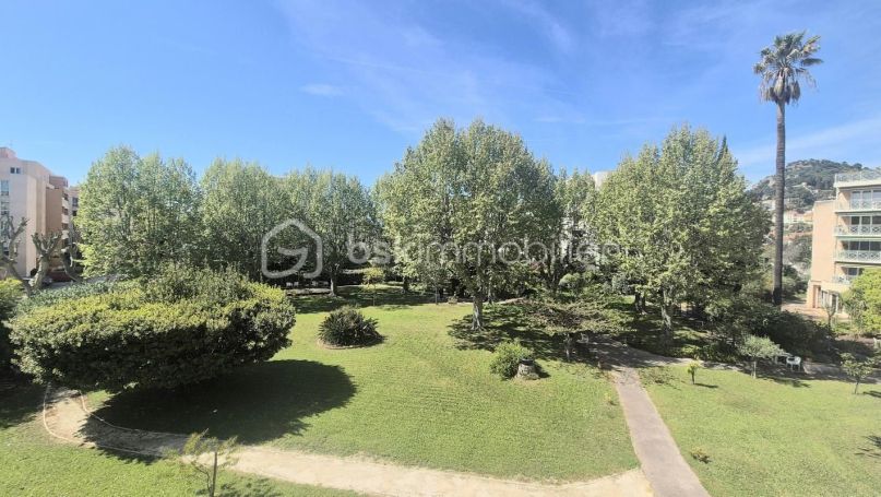 A louer APPARTEMENT T2 49 M2 TERRASSE BORD DE MER HYERES