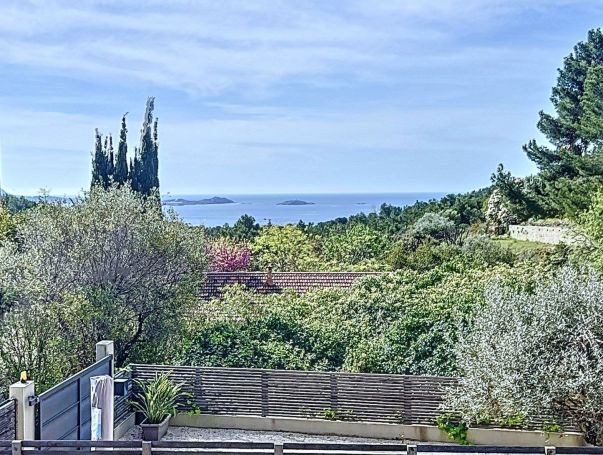 A vendre VILLA CONTEMPORAINE 5 PIECES 130 m² VUE MER Bandol