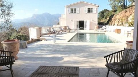 PENTHOUSE DE PRESTIGE  TERRASSE PIEDS DANS L'EAU AJACCIO