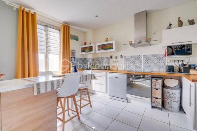 A vendre Charmante maison en pierre RENOVEE  Saint Andre De Cubzac