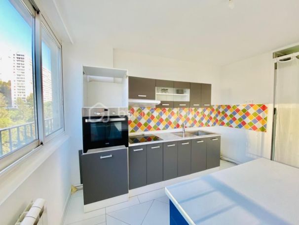 A vendre APPARTEMENT T2 59 M2 BORD DE MER MARSEILLE 9EME