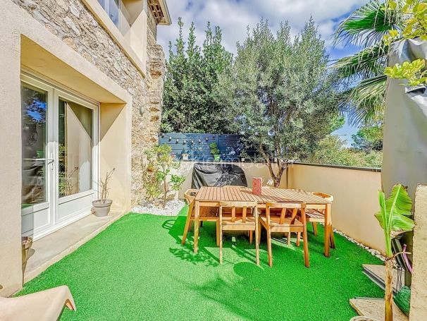 A vendre Magnifique Appartement avec jardin et 2 parking A  LATTES