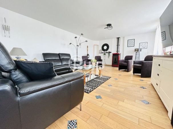 A vendre LONGèRE  8 PIECES 230 M2  BEAUMETZ LES LOGES