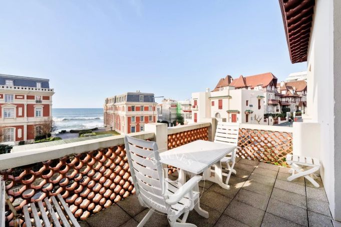 A vendre APPARTEMENT 37 M² VUE MER QUARTIER IMPERIAL BIARRITZ