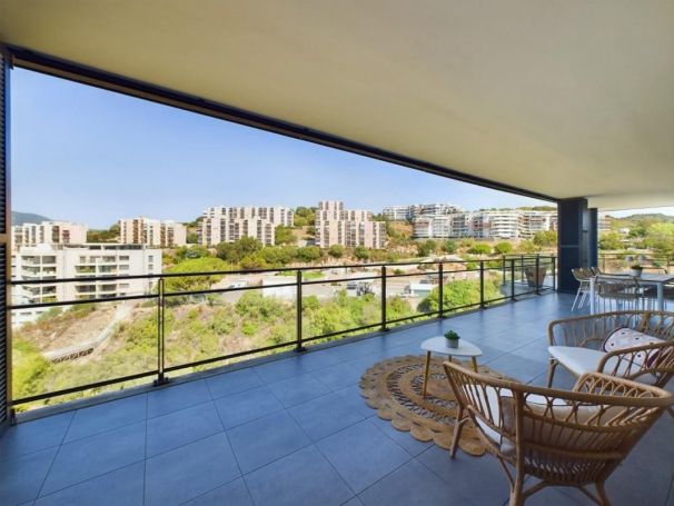 A vendre APPARTEMENT DE PRESTIGE T4 129 M2 TERRASSE PLAGE à PIED AJACCIO
