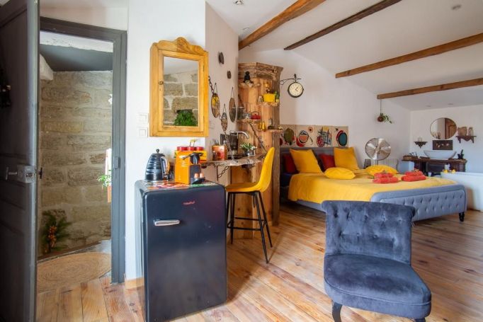 A louer MAISON  DE MAîTRE BORD DE MER PEZENAS
