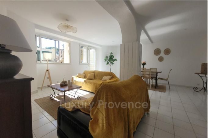 A louer APPARTEMENT T3 94 M2 TERRASSE BORD DE MER LA CIOTAT