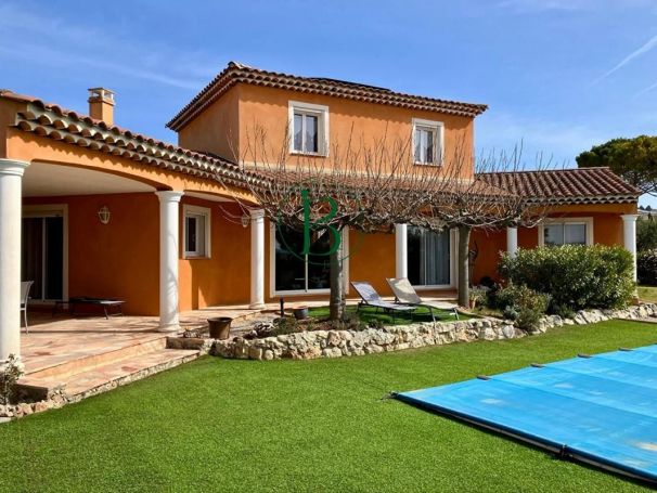 A louer MAISON  6 PIECES 175 M2  TAVERNES