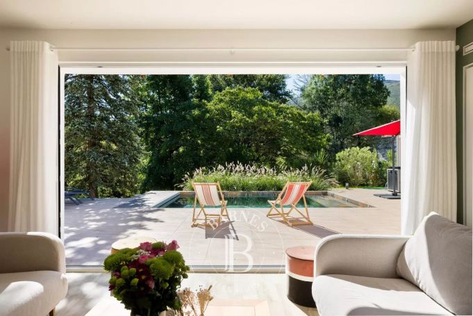 MAISON  9 PIECES 270 M2  ASCAIN