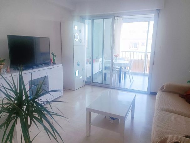 A vendre APPARTEMENT T2 55 M2 TERRASSE BORD DE MER TOULON