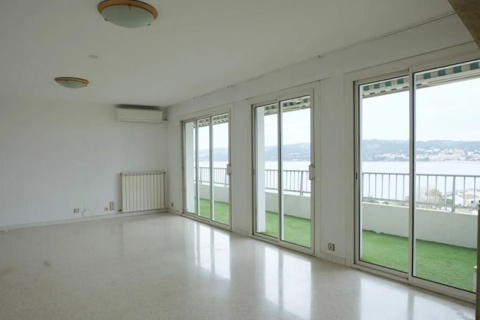 A louer APPARTEMENT T4 115 M2 TERRASSE BORD DE MER MARTIGUES