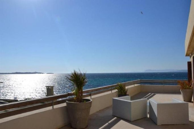 APPARTEMENT DE PRESTIGE T3 90 M2 TERRASSE VUE MER SIX FOURS LES PLAGES