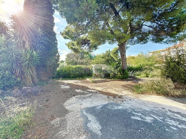 TERRAIN 406 M2 BORD DE MER LA CIOTAT
