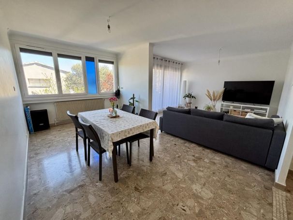 A louer APPARTEMENT T3 74 M2 BORD DE MER MARIGNANE