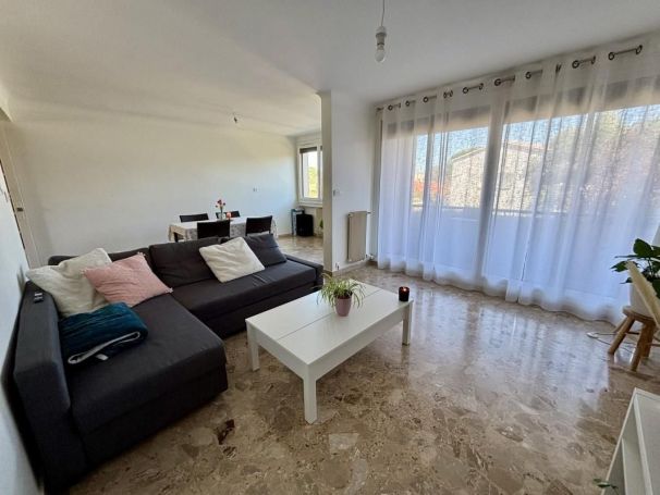 A louer APPARTEMENT T3 74 M2 BORD DE MER MARIGNANE