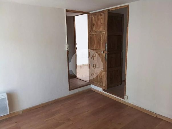 A louer APPARTEMENT T2 38 M2  NANS LES PINS