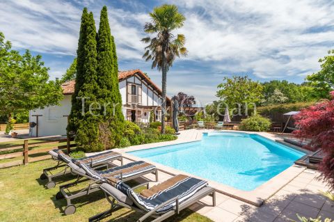 A vendre MAISON  5 PIECES 186 M2  SAUBUSSE