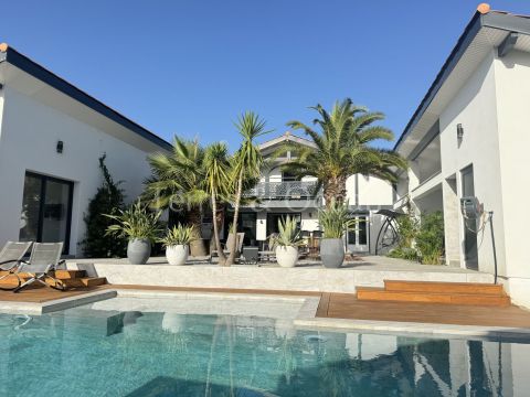 A vendre MAISON  7 PIECES 212 M2 BORD DE MER CAPBRETON