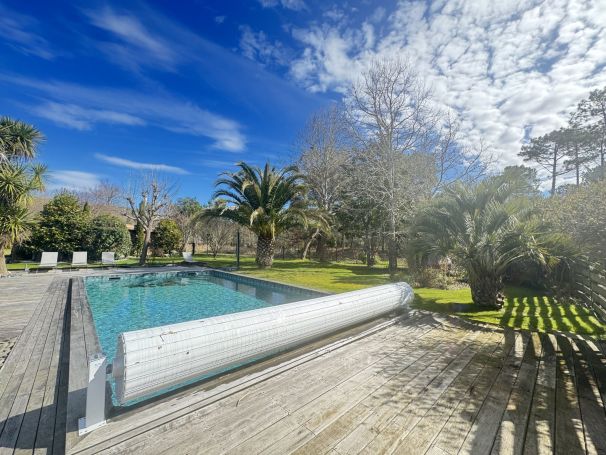 A vendre MAISON  5 PIECES 130 M2 BORD DE MER MOLIETS ET MAA