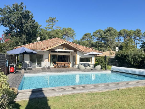 A vendre MAISON  11 PIECES 273 M2 BORD DE MER MOLIETS ET MAA